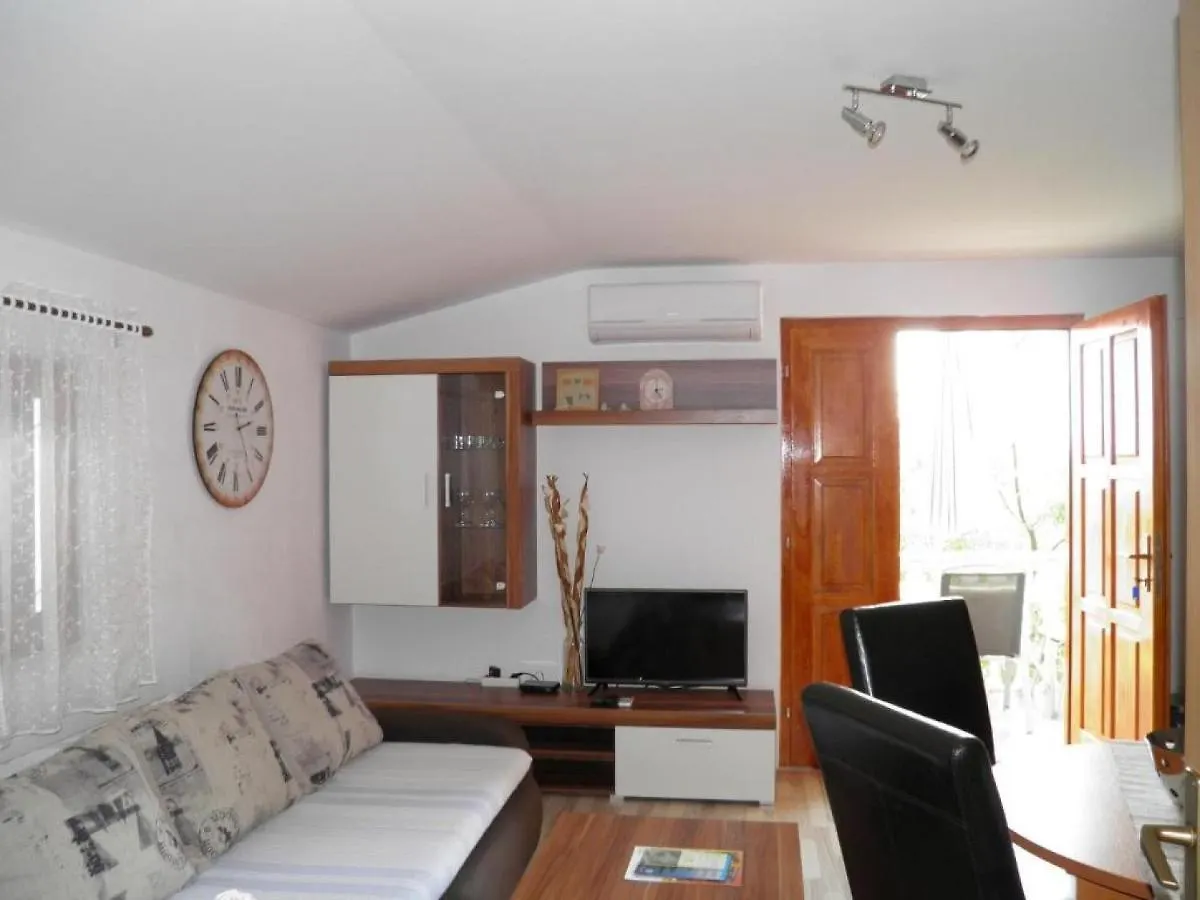 Sunny Pool Apartments Maslenica