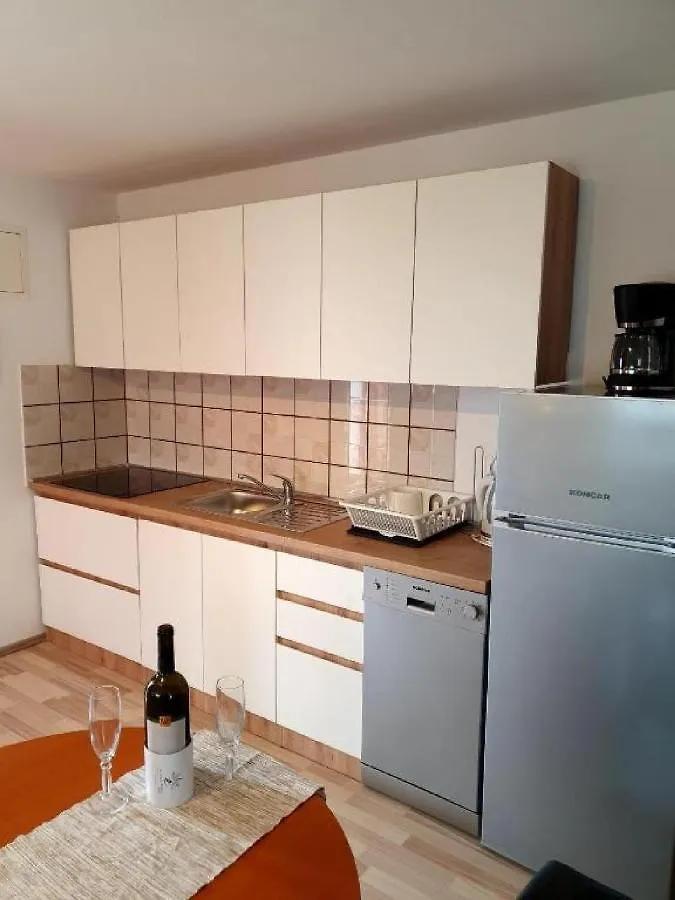 Sunny Pool Apartments Maslenica Croatia