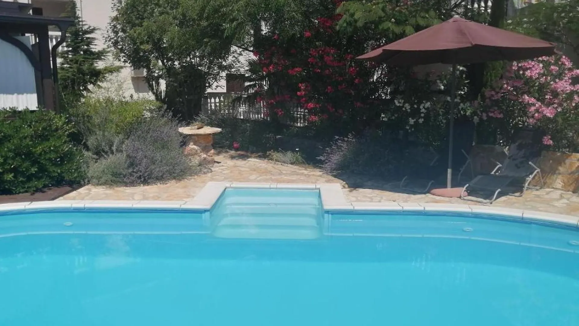 Sunny Pool Apartments Maslenica Croatia